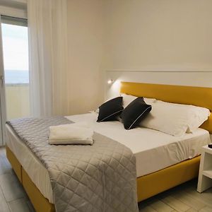 Hotel Gran San Bernardo - Riccione - Fronte Mare Con Cucina